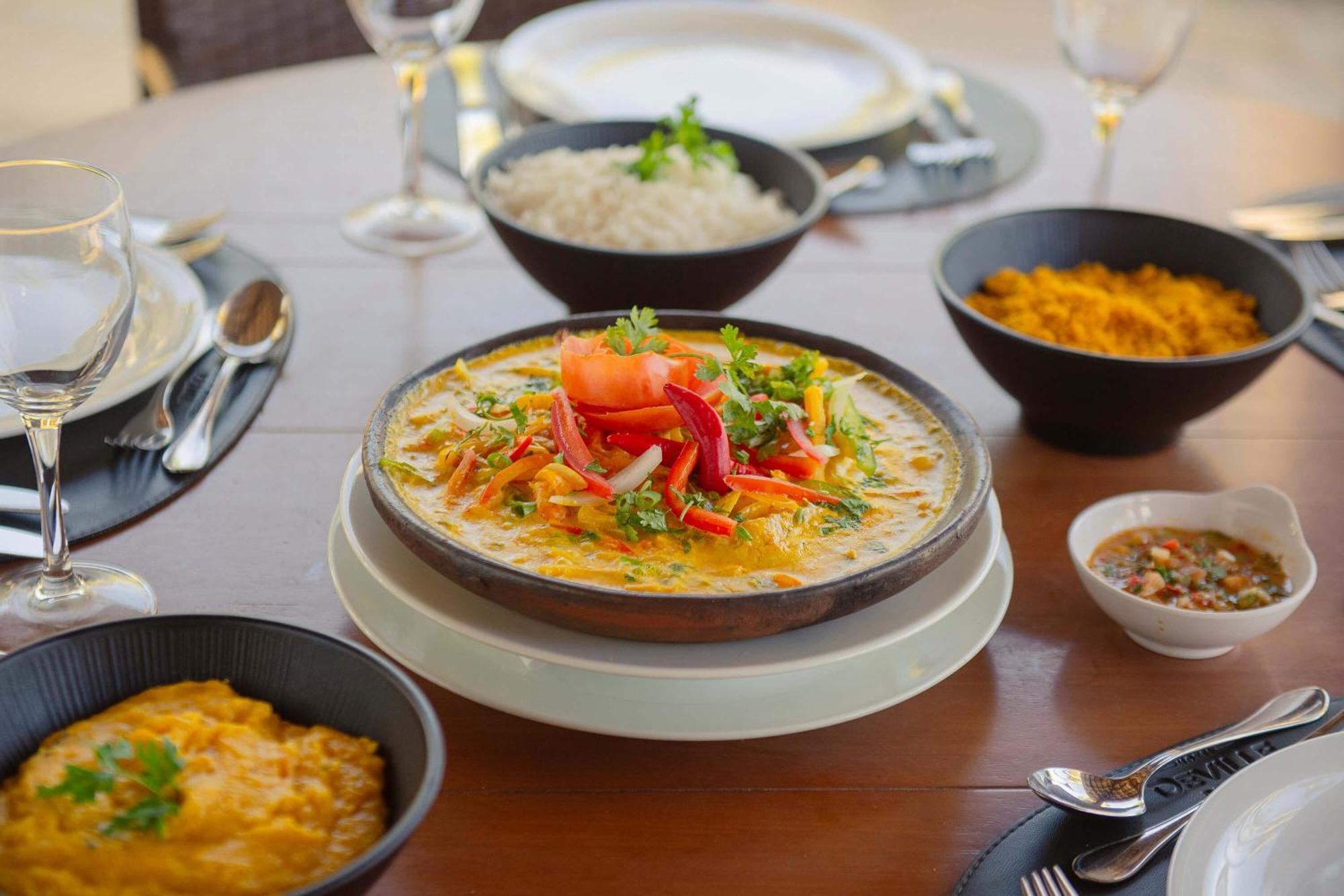 Hotel Deville Prime Σαλβαντόρ Εξωτερικό φωτογραφία Indian cuisine