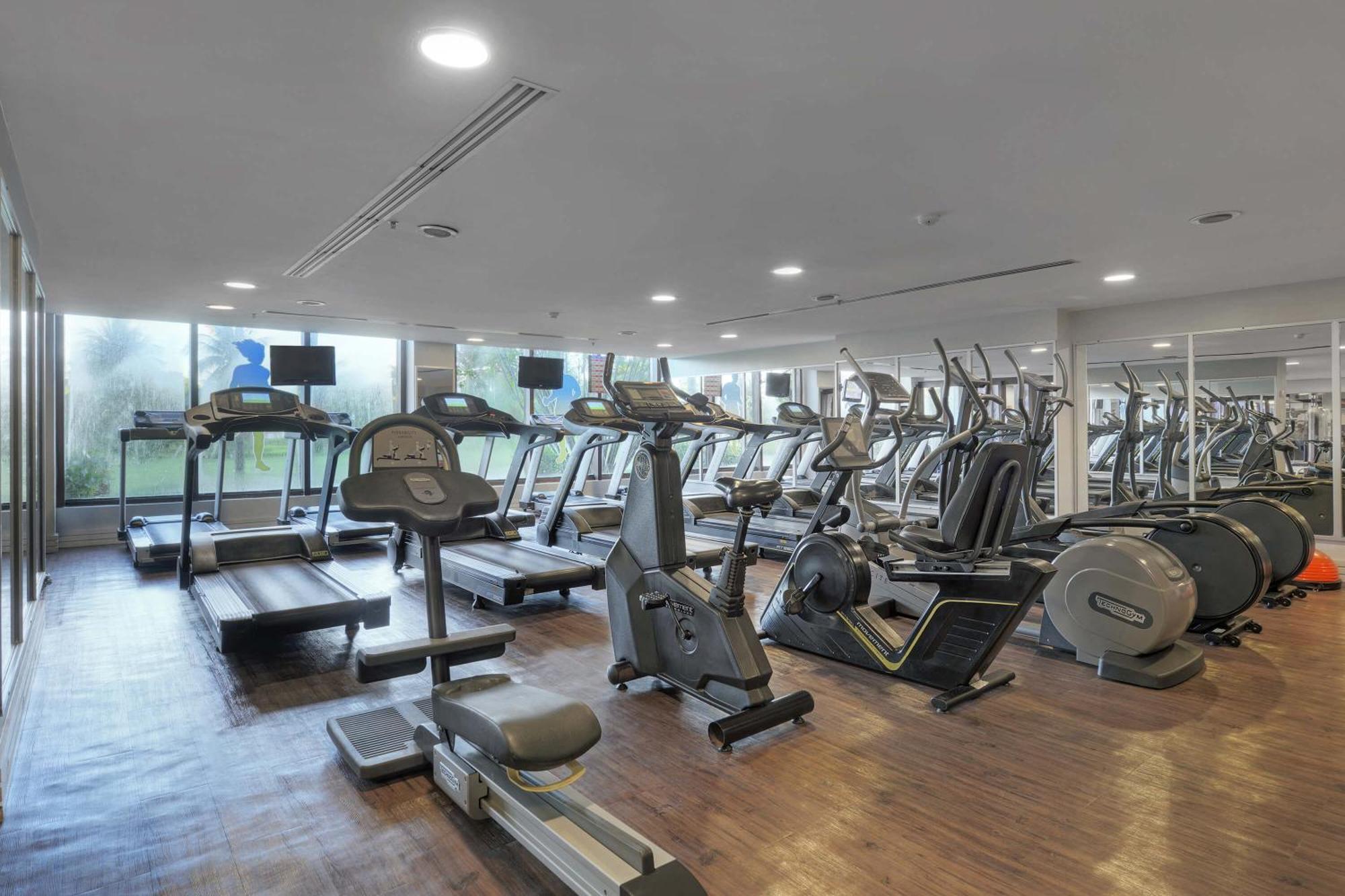 Hotel Deville Prime Σαλβαντόρ Εξωτερικό φωτογραφία The gym at the hotel